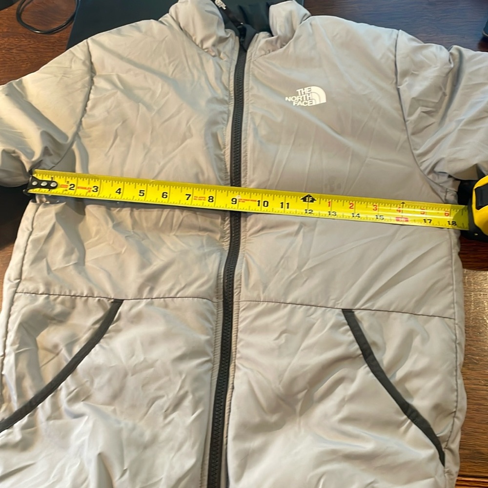 boys north face REVERSIBLE jacket